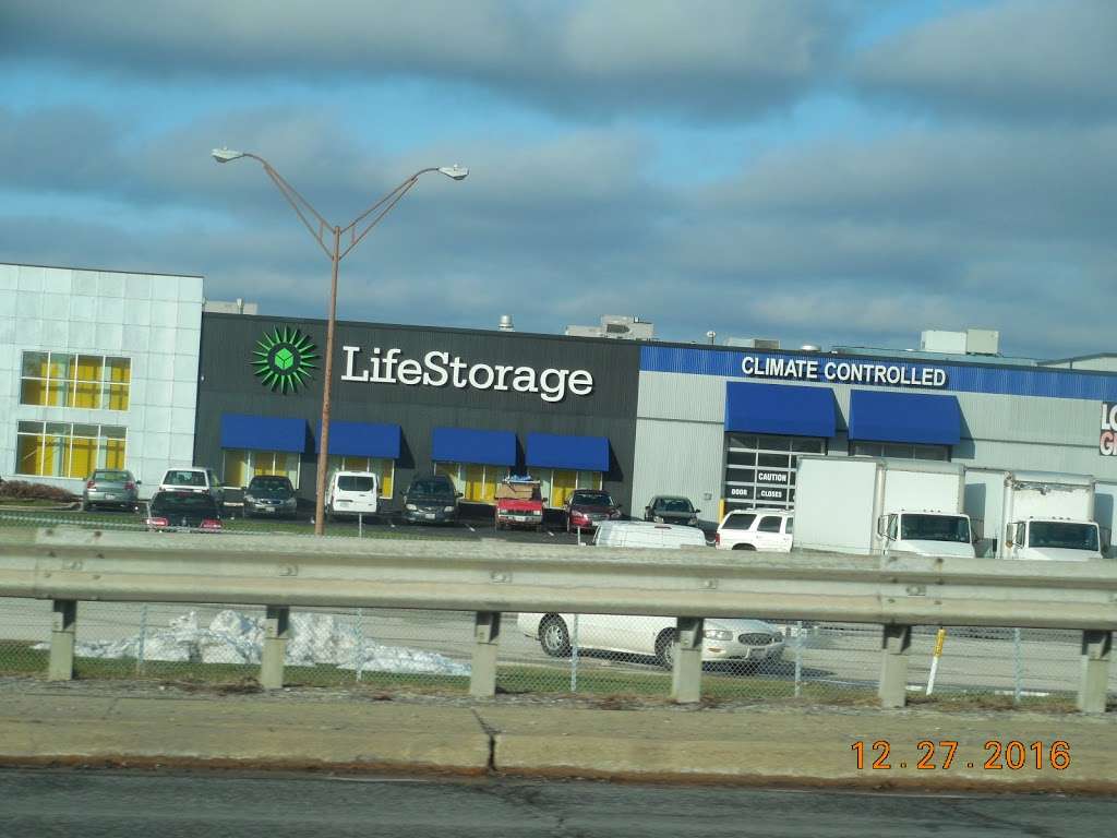 Life Storage | 7700 W 79th St, Bridgeview, IL 60455, USA | Phone: (708) 304-4964