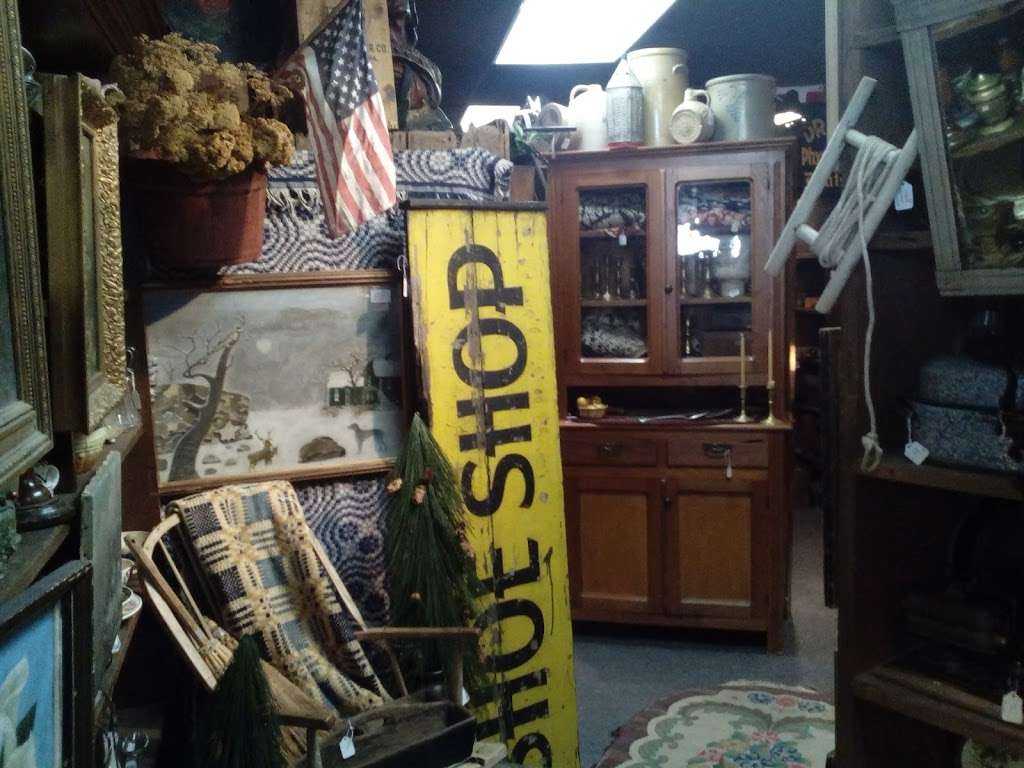 White Lion Antiques | 113 S Main St, Kirklin, IN 46050, USA | Phone: (765) 279-5777