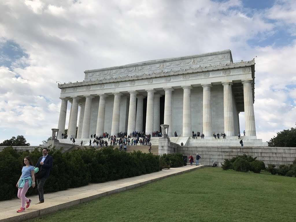 Lincoln Memorial | 2 Lincoln Memorial Cir NW, Washington, DC 20037, USA | Phone: (202) 426-6841