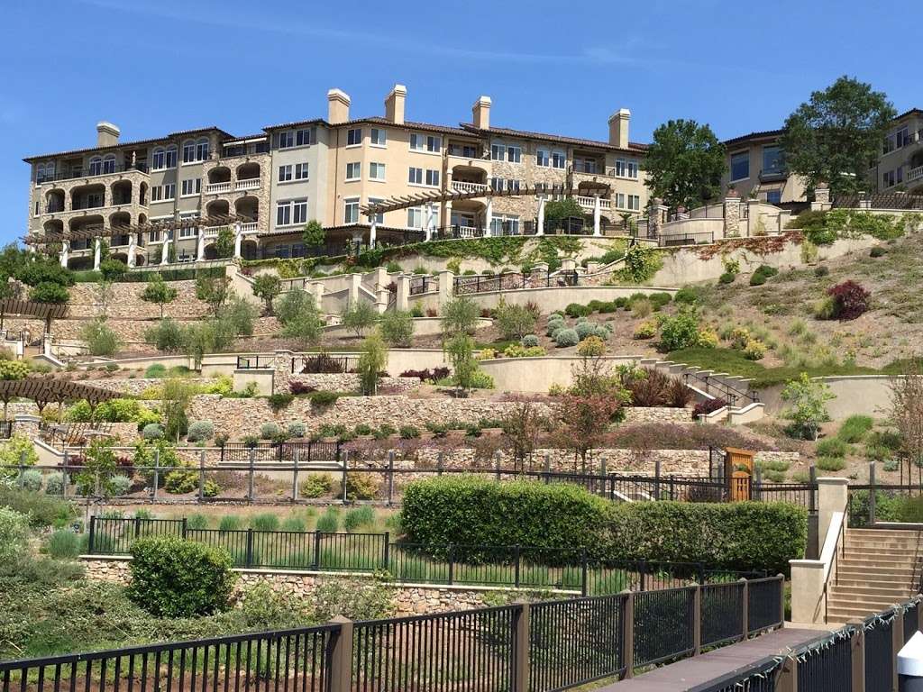 Oakmont of Varenna | 1401 Fountaingrove Pkwy, Santa Rosa, CA 95403, USA | Phone: (707) 408-0434