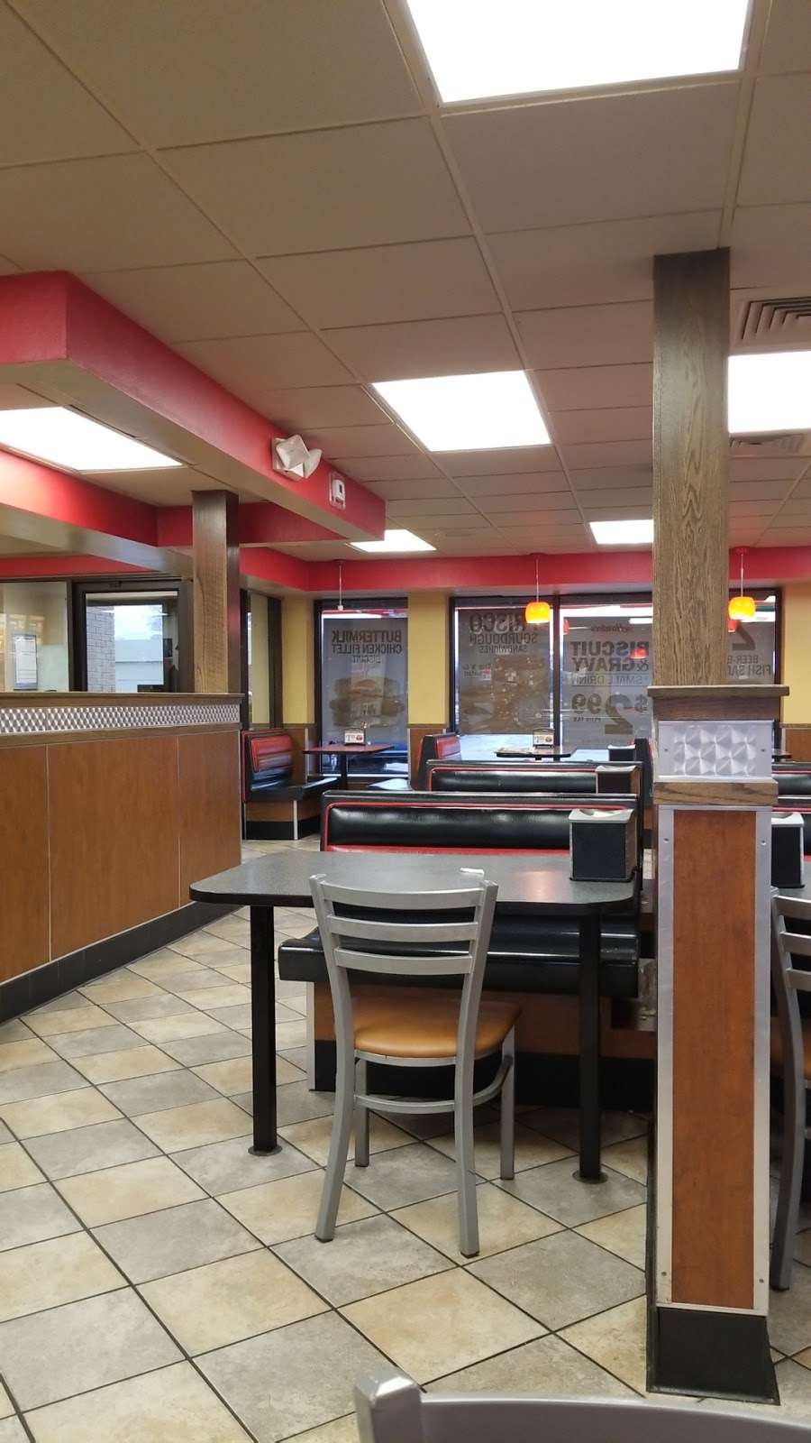 Hardees | 8015 S Meridian St, Indianapolis, IN 46217 | Phone: (317) 881-3414