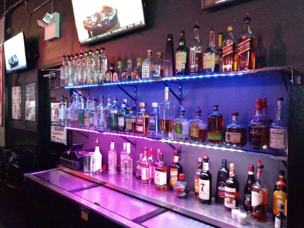 Juniors Bar & Grill | 7011 Ogden Ave, Berwyn, IL 60402, USA | Phone: (708) 484-9465