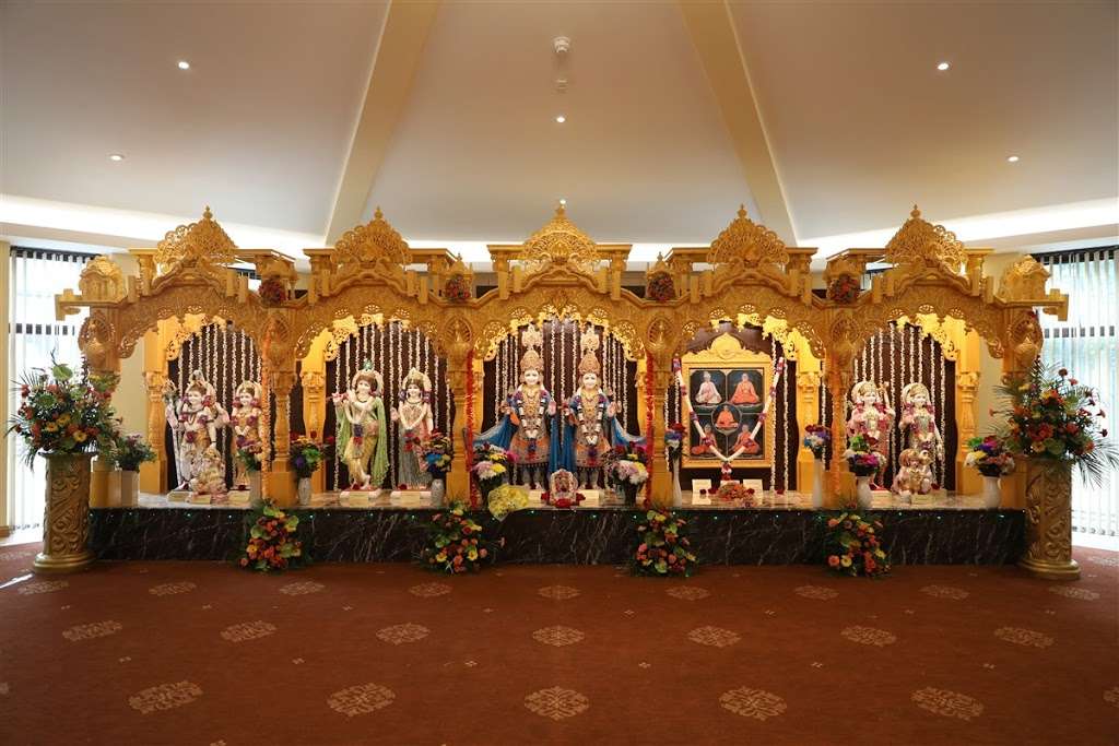 BAPS Shri Swaminarayan Mandir | Mandir Lane, Chigwell IG7 6ED, UK | Phone: 020 8500 7400