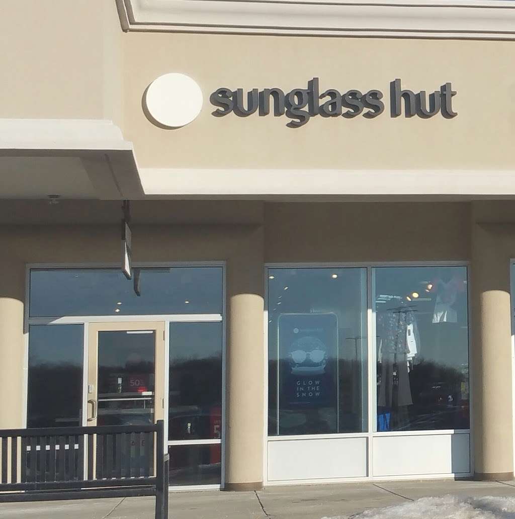 Sunglass Hut | 11211 120th Ave Ste 61, Pleasant Prairie, WI 53158, USA | Phone: (262) 857-3340