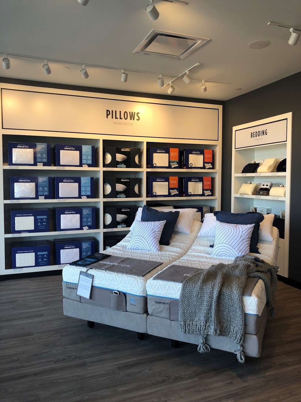 Tempur-Pedic Flagship Store - Englishtown, NJ | Marlboro Plaza, 150, U.S. 9, Englishtown, NJ 07726, USA | Phone: (201) 622-7751