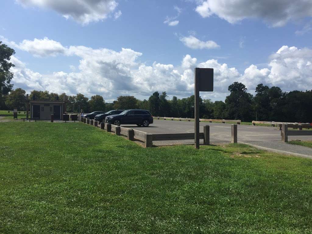 Rosedale Lake Parking Area: Lawrence Hopewell Trail | Pennington, NJ 08534