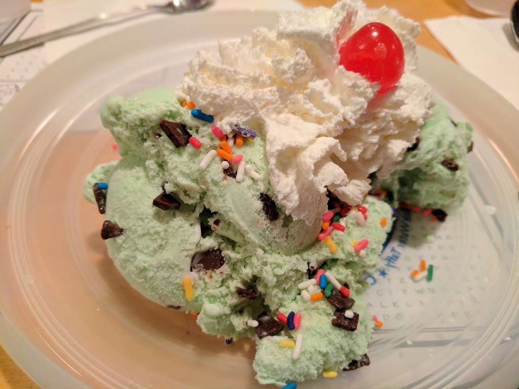 The Music Man Singing Ice Cream Shoppe | 2305 Grand Central Ave, Lavallette, NJ 08735, USA | Phone: (732) 854-2779