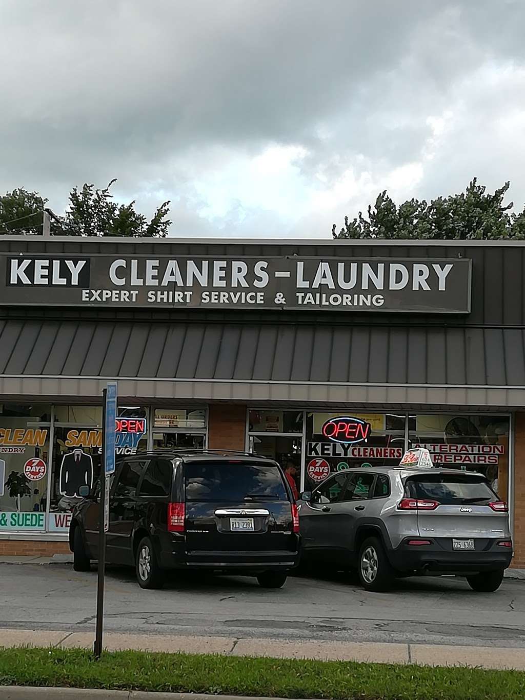 Kely Cleaners | 4016 Golf Rd, Skokie, IL 60076, USA | Phone: (847) 679-3300