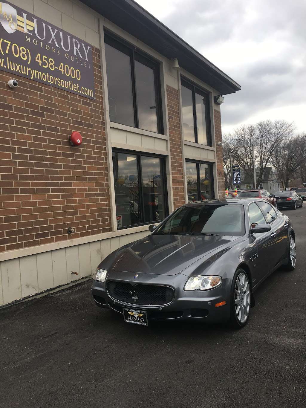Luxury Motors Outlet | 7305 S Harlem Ave, Bridgeview, IL 60455, USA | Phone: (708) 458-4000