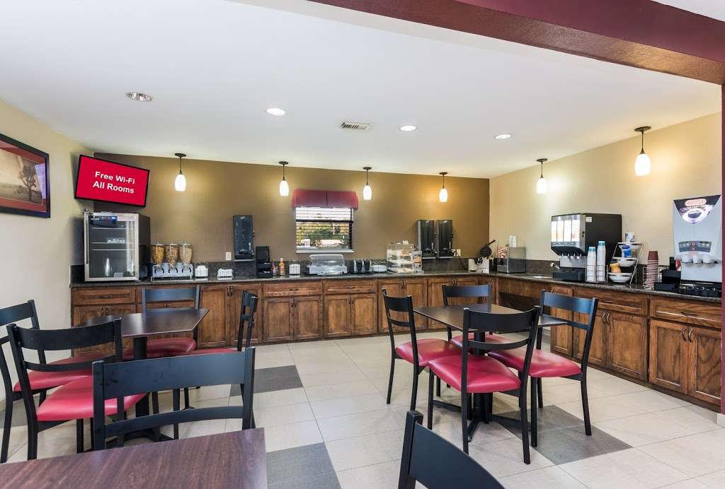 Red Roof Inn Conroe North-Willis | 12323 Interstate 45 N, Willis, TX 77318, USA | Phone: (936) 856-1906