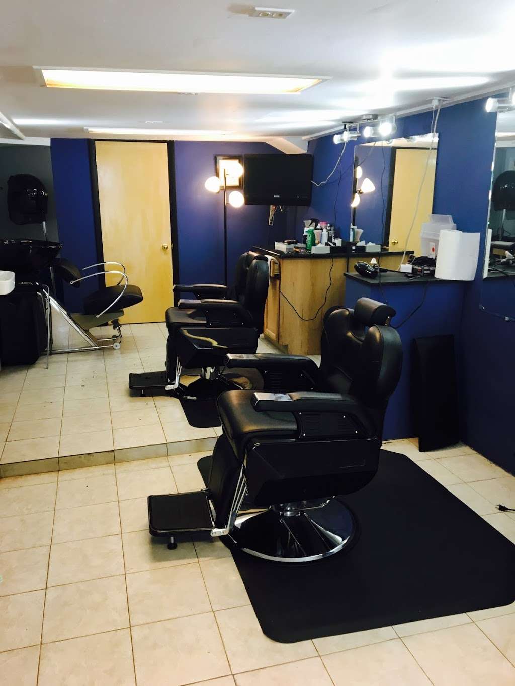 SHEAR FINESSE BARBER SHOP | 140 W Allegheny Ave, Philadelphia, PA 19133, USA | Phone: (215) 275-2457