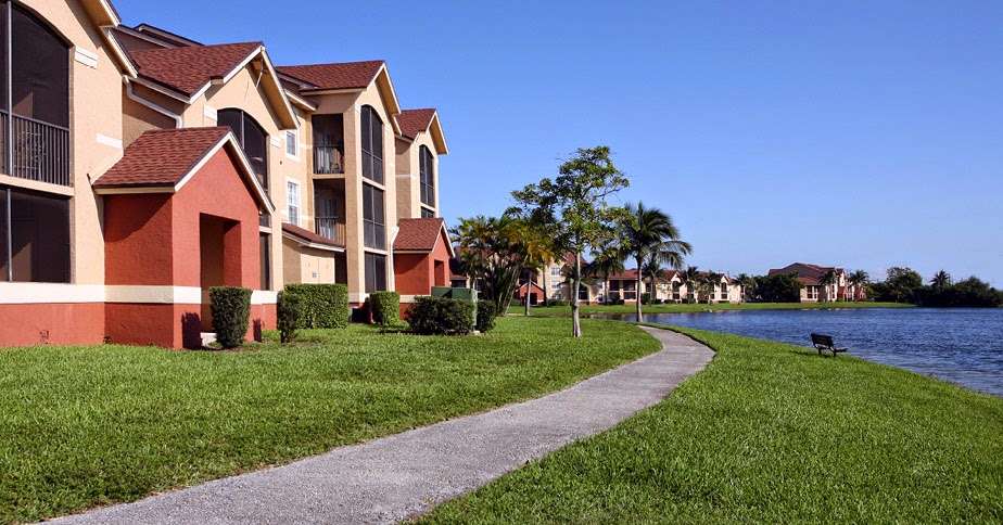 The Landings at Pembroke Lakes Apartments | 10650 Washington St, Pembroke Pines, FL 33025, USA | Phone: (954) 435-3100