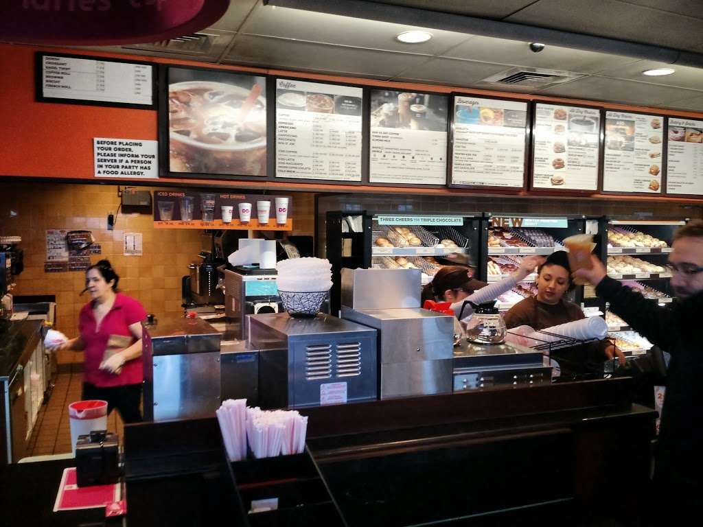 Dunkin | 128 Water St, Danvers, MA 01923, USA | Phone: (978) 777-7701