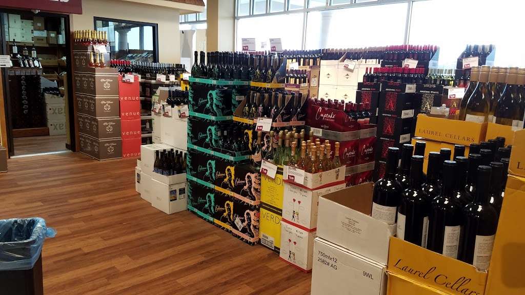 Stew Leonards Wines & Spirits of Farmingdale | 210 Airport Plaza Blvd, Farmingdale, NY 11735, USA | Phone: (631) 249-3611