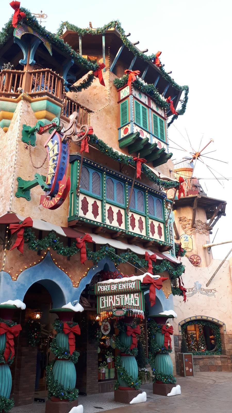 Port of Entry Christmas Shoppe | 6000 Universal Blvd, Orlando, FL 32819 | Phone: (407) 363-8000