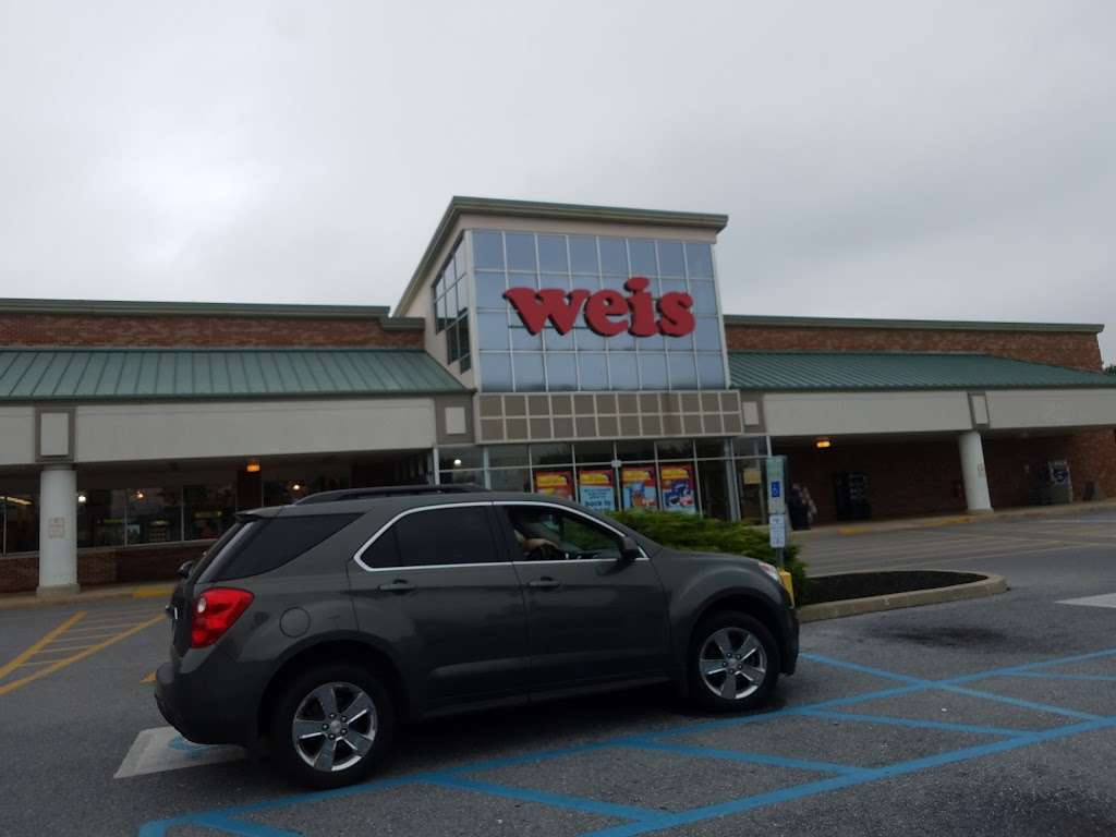 Weis Markets | 1651 E Cumberland St, Lebanon, PA 17042, USA | Phone: (717) 270-1010