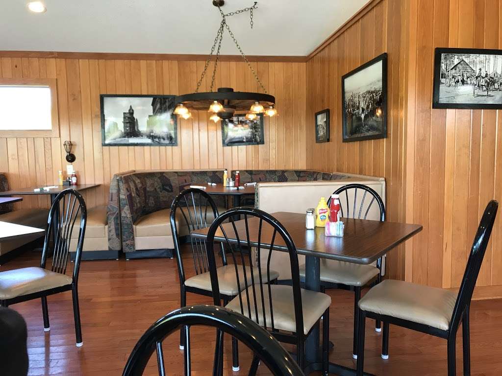 Metropolitan Steakhouse in 1501 Metropolitan Ave, Leavenworth, KS 66048