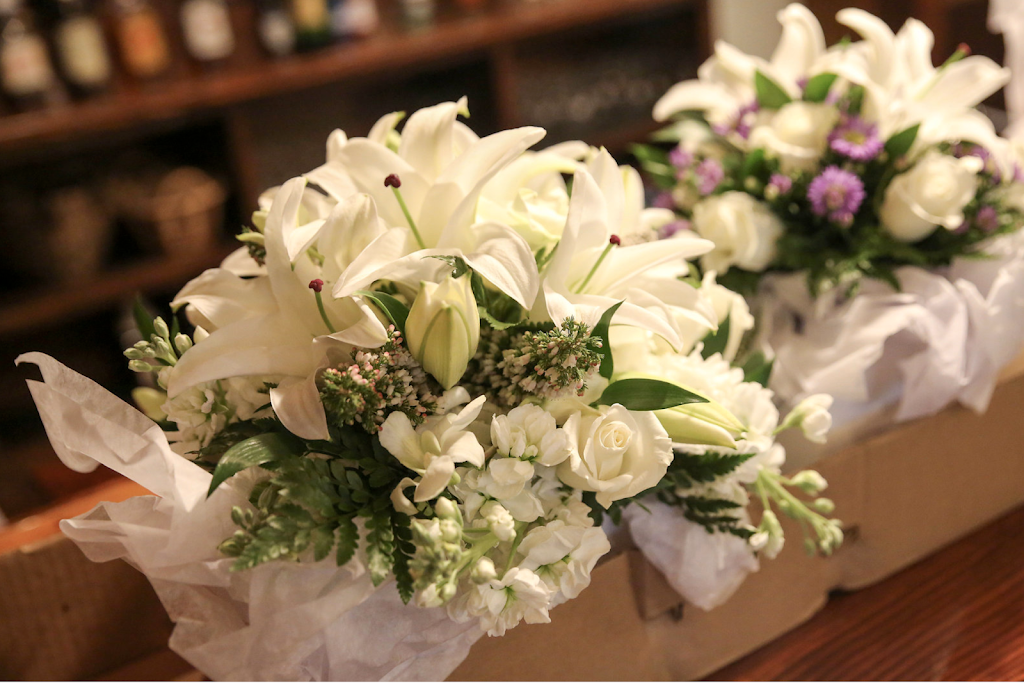 Apopka Florist | 381 E Main St, Apopka, FL 32703 | Phone: (800) 393-0879