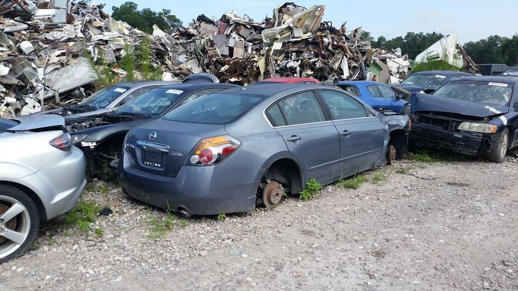 Lady Lake Auto Salvage | 552 US-441, Lady Lake, FL 32159, USA | Phone: (352) 259-2020