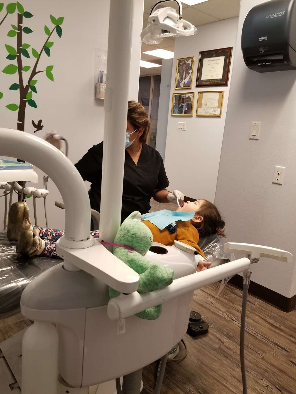 Amor Kids Dentistry - Pediatric Dentist in Los Angeles | 5877 Vermont Ave, Los Angeles, CA 90044, USA | Phone: (323) 759-1523