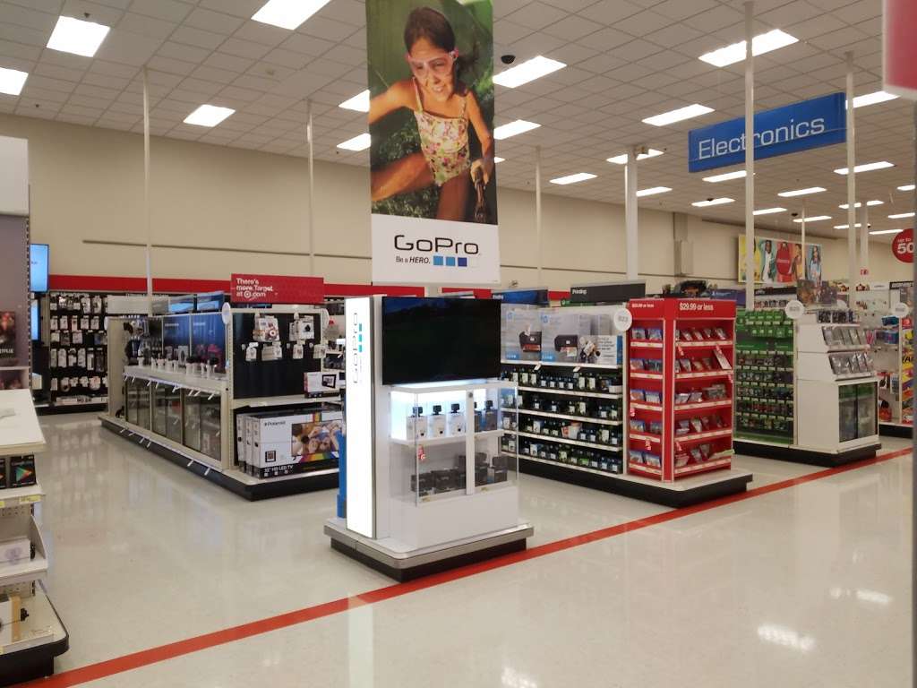 Target | 895 S State Rd 135, Greenwood, IN 46143, USA | Phone: (317) 883-5200
