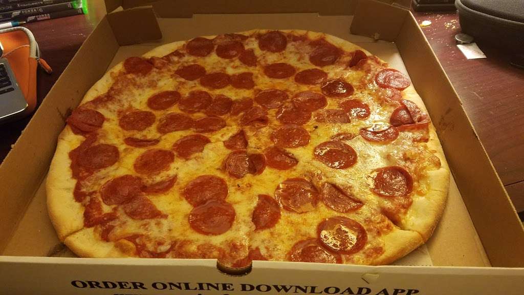 Marios Famous Pizza | 140 Rte 10 West, Randolph, NJ 07869 | Phone: (973) 537-0444