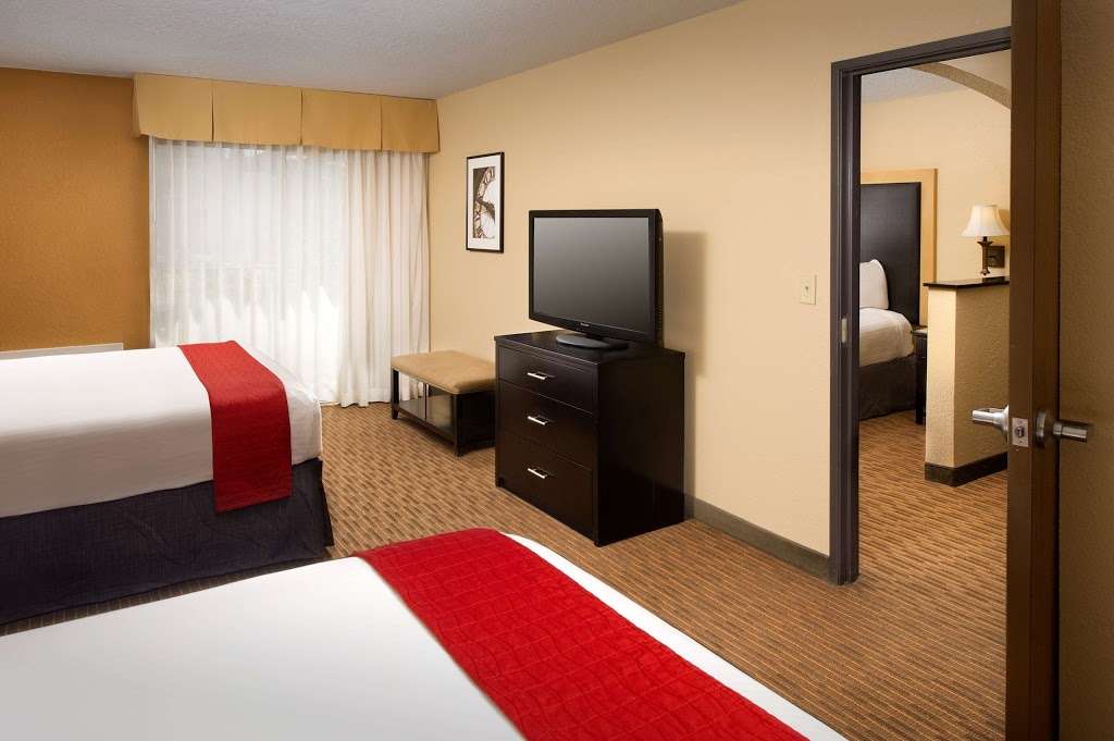 Best Western Alamo Suites | 1002 S Laredo St, San Antonio, TX 78204, USA | Phone: (210) 472-1002