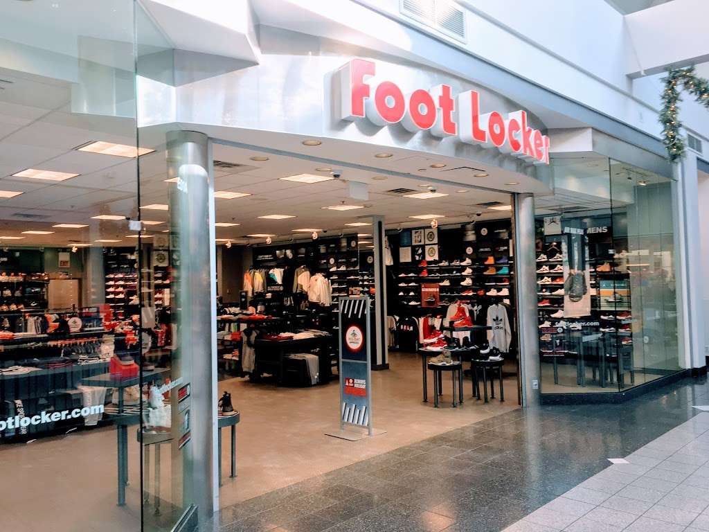 Foot Locker | 3333 W Touhy Ave Space E-2, Lincolnwood, IL 60712 | Phone: (847) 679-7798