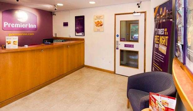 Premier Inn London Greenford | Western Ave, Greenford, Perivale, Greenford UB6 8TE, UK | Phone: 0871 527 8658