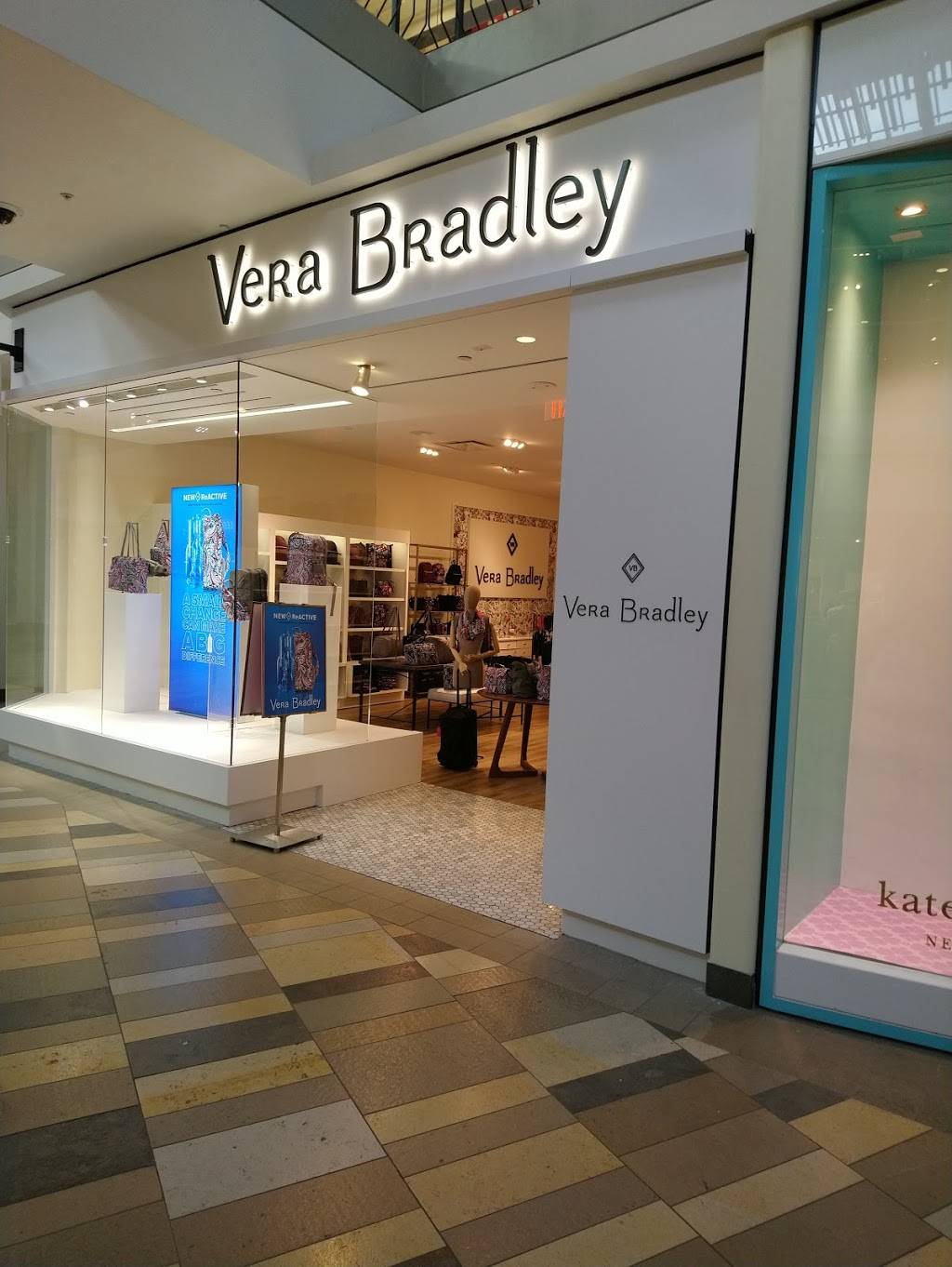 Vera Bradley | 26300 Cedar Rd Space 1420, Beachwood, OH 44122, USA | Phone: (216) 765-0191