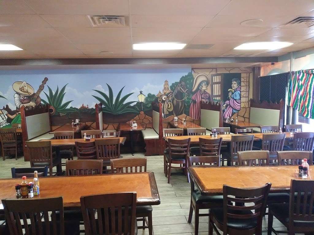 Los Magueyes Mexican Grill | 346 Shopping Center Dr, Wildwood, FL 34785 | Phone: (352) 399-2987