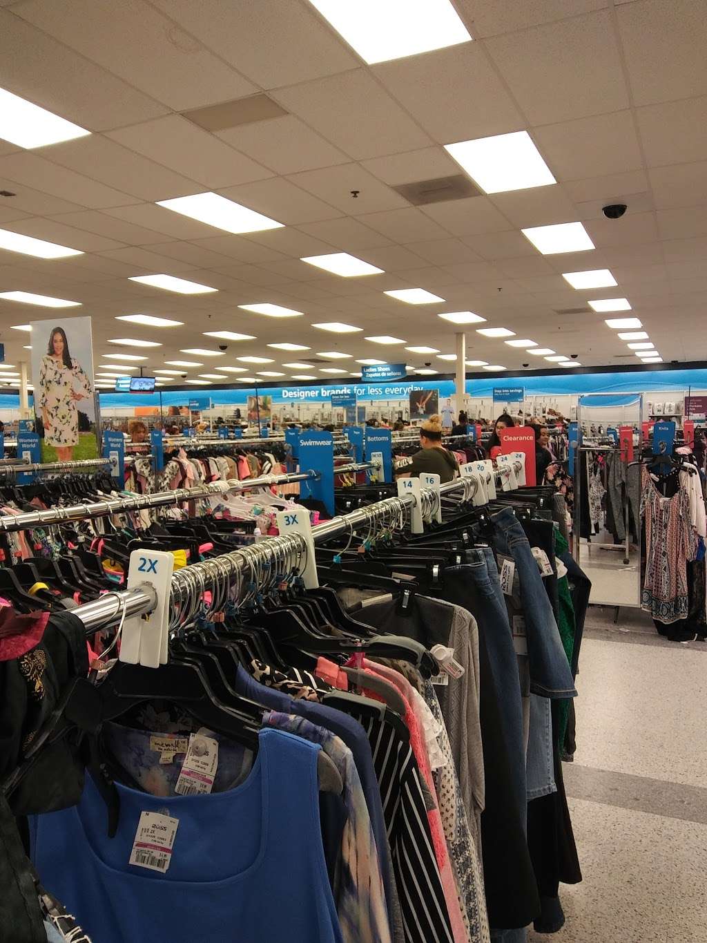 Ross Dress for Less | 10706 Eastex Fwy, Houston, TX 77093, USA | Phone: (713) 697-0440