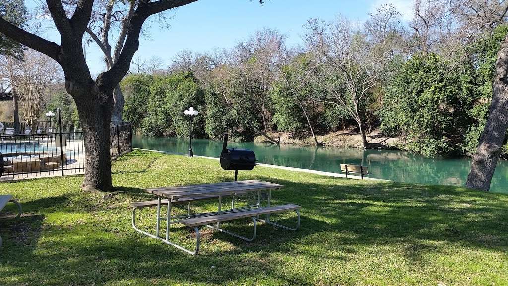 Comal River Rentals | 13312 Redfish Ln Suite 101, Stafford, TX 77477, USA | Phone: (281) 450-5261