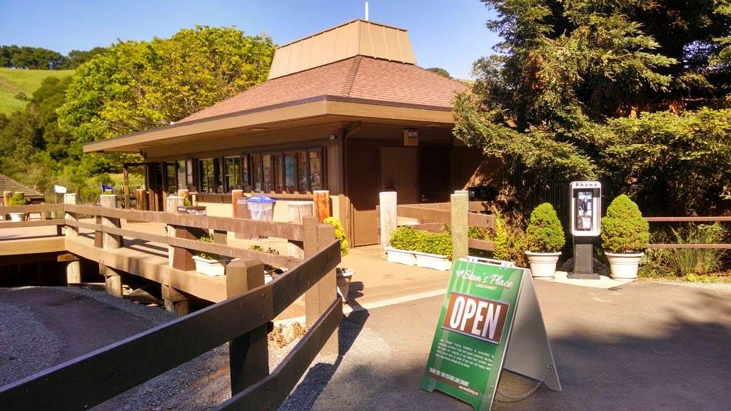 Lake Chabot Marina & Café | 17936 Lake Chabot Rd, Castro Valley, CA 94546, USA | Phone: (510) 247-2526