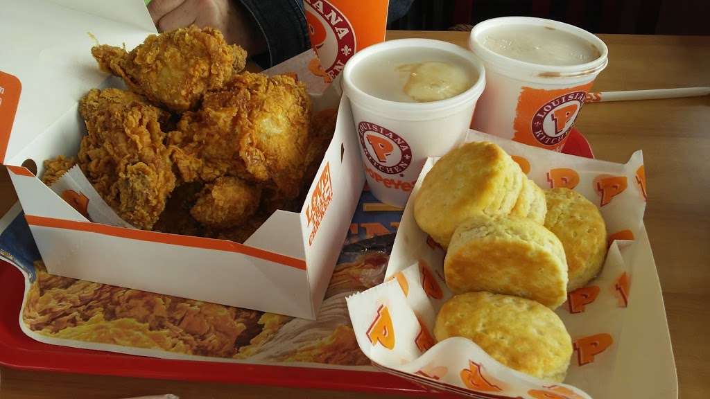 Popeyes Louisiana Kitchen | 9001 S Harlem Ave, Bridgeview, IL 60455, USA | Phone: (708) 599-6275