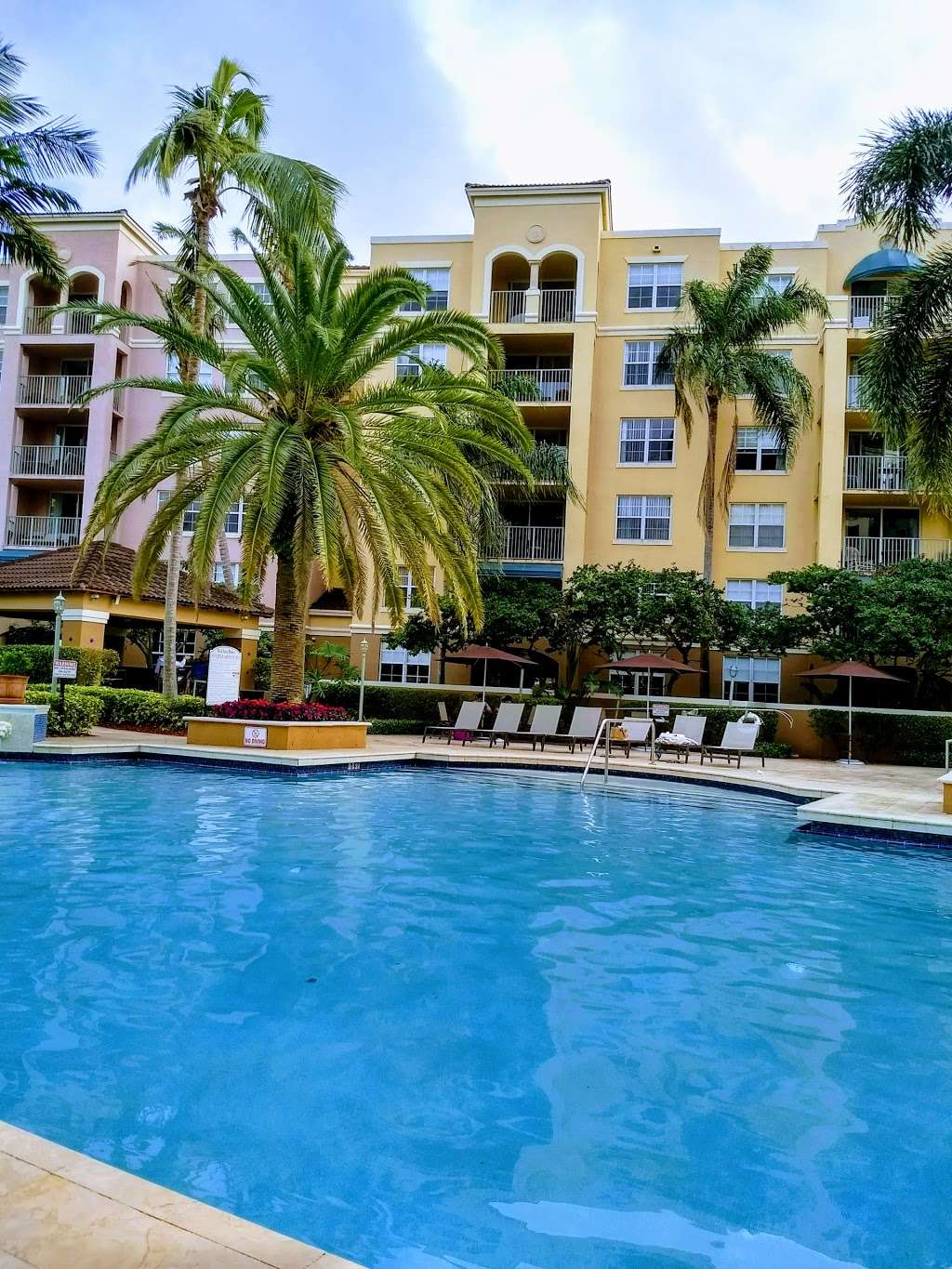 Yacht Club At Aventura Home | 19801 E Country Club Dr #100, Aventura, FL 33180, USA | Phone: (305) 936-9229