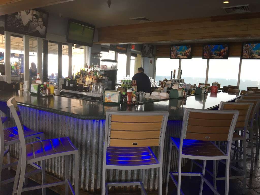 Quarterdeck Restaurants | 300 N Beach Rd, Dania Beach, FL 33004, USA | Phone: (954) 929-1400