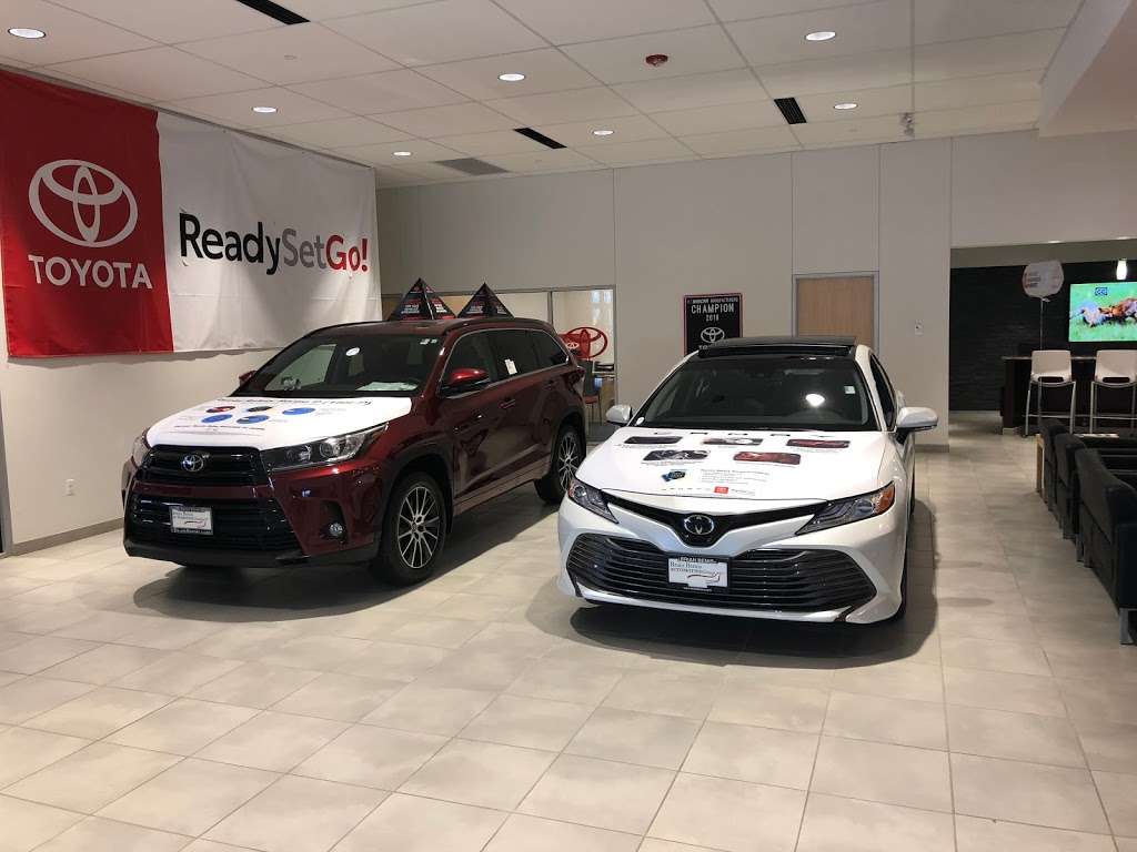 Toyota of DeKalb | 1890 Sycamore Rd, DeKalb, IL 60115, USA | Phone: (815) 748-7300