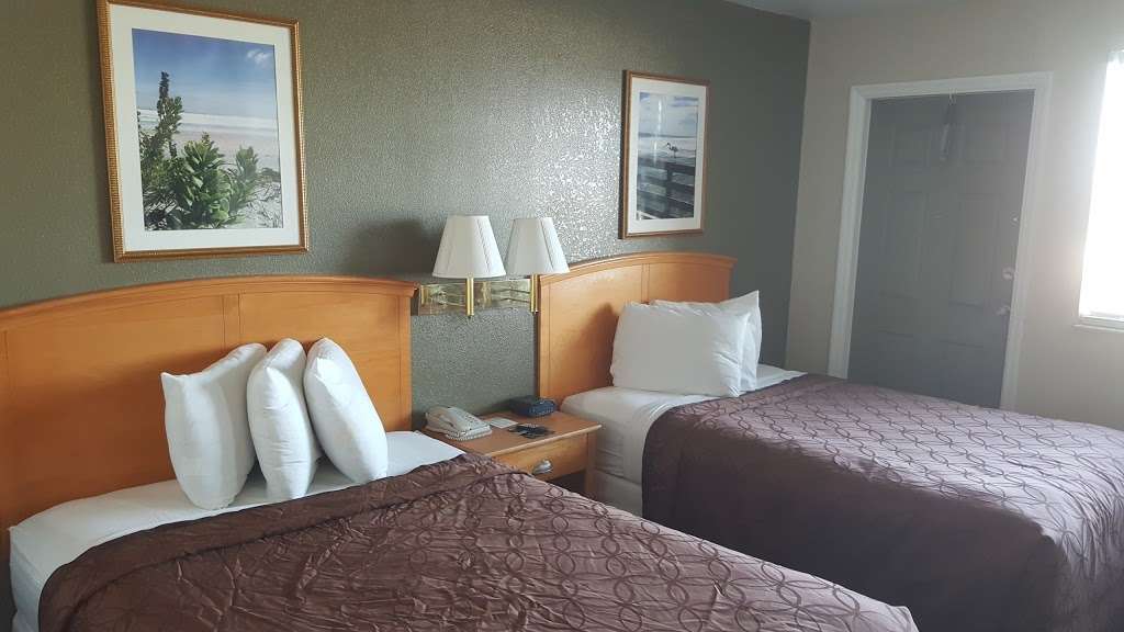Roomba Inn and Suites | 133 S Ocean Ave, Daytona Beach, FL 32118, USA | Phone: (386) 253-0668