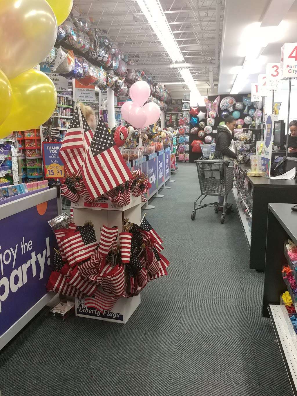 Party City | 1580 VFW Pkwy, West Roxbury, MA 02132 | Phone: (617) 323-4344