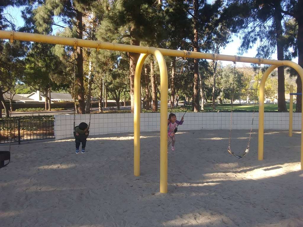 Dos Caminos Park | 2198 N Ponderosa Dr, Camarillo, CA 93010 | Phone: (805) 482-1996