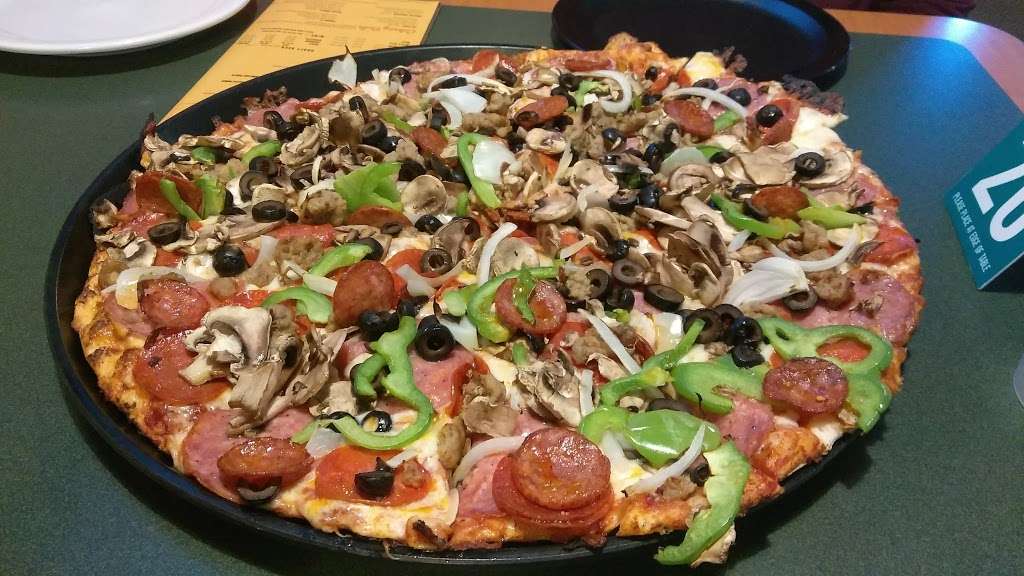 Round Table Pizza | 288 Sunset Ave, Suisun City, CA 94585 | Phone: (707) 421-0155