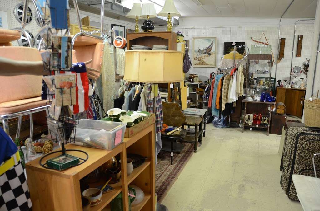 Harbert Antique Mall | 13887 Red Arrow Hwy, Harbert, MI 49115, USA | Phone: (269) 469-0977