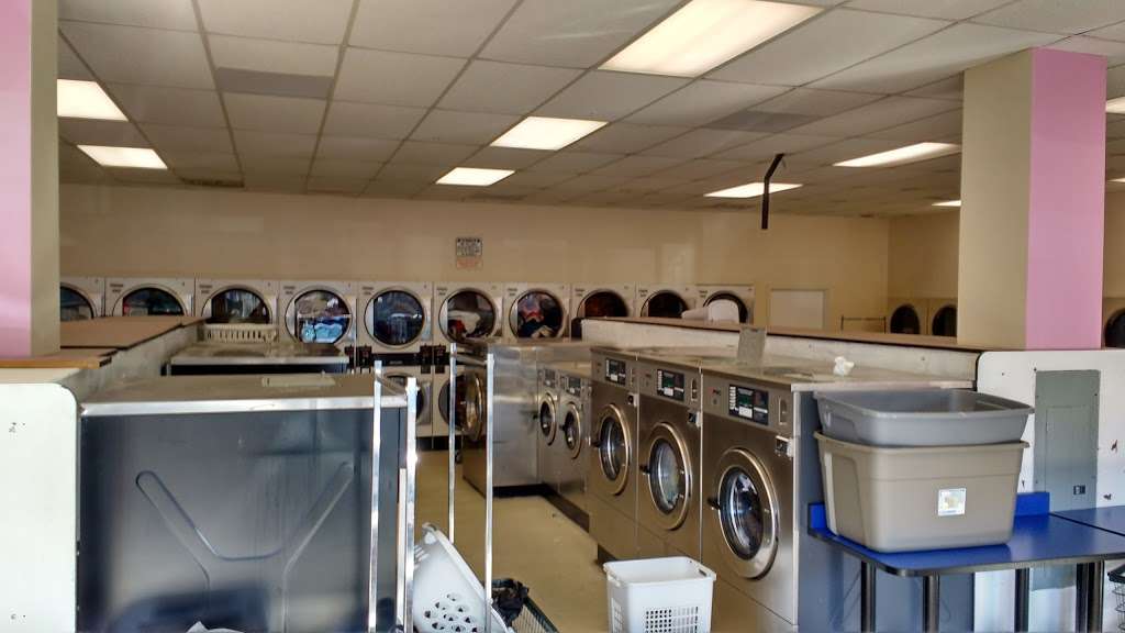 Sugarland Laundromat | 97 Sugarland Run Dr, Sterling, VA 20164, USA | Phone: (571) 434-1001