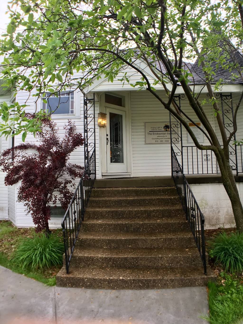 The Milton H. Erickson Institute of Jeffersonville | 230 E Maple St, Jeffersonville, IN 47130, USA | Phone: (812) 282-5352