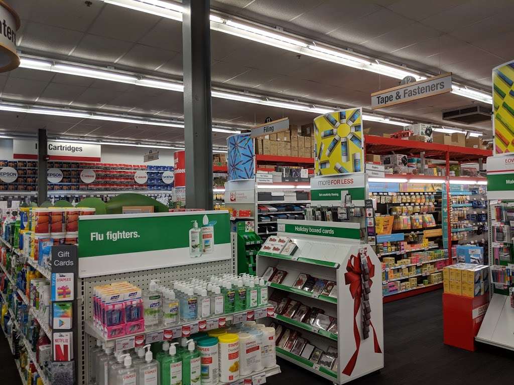 Staples | 654 Main Ave, Norwalk, CT 06851, USA | Phone: (203) 840-7431