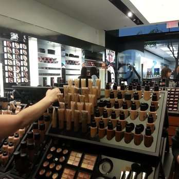 M·A·C Cosmetics | St Pancras International Station, Pancras Rd, Kings Cross, London NW1 2QP, UK | Phone: 0370 192 5828