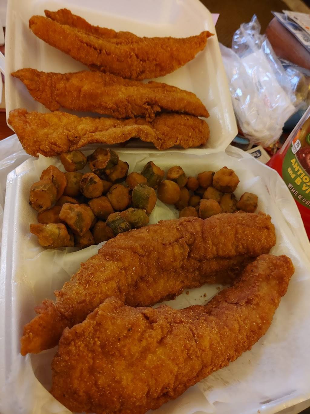 A W Catfish & Wings | 4340 American Way, Memphis, TN 38118, USA | Phone: (901) 552-4215