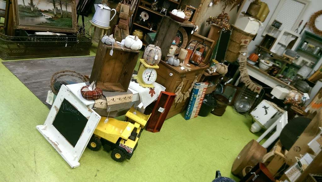 Valley Antiques & Uniques LLC | 108 E Baltimore St, Funkstown, MD 21734 | Phone: (301) 739-5070