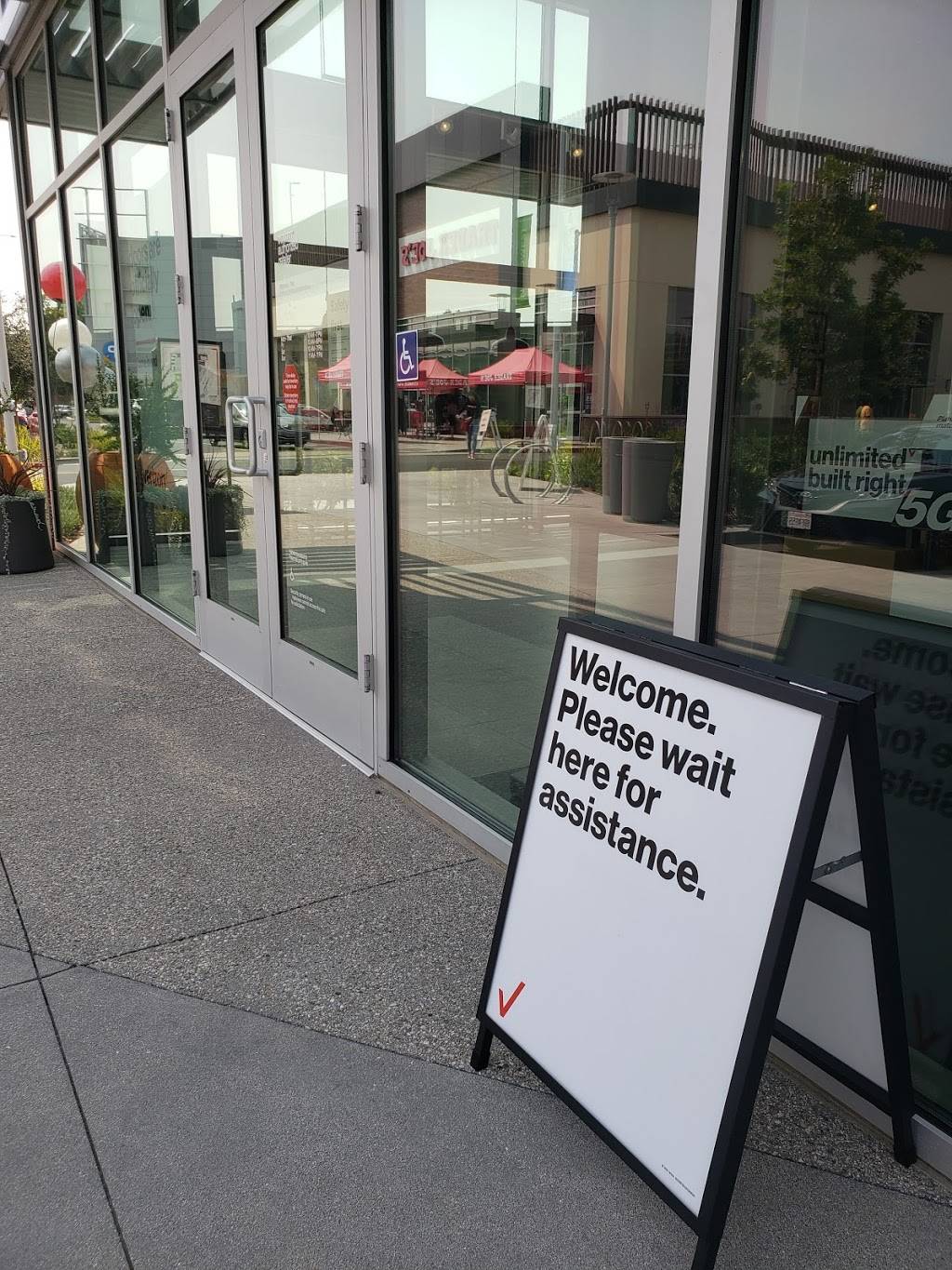 Verizon Authorized Retailer - Wireless Plus | 6160 Laurel Canyon Blvd Ste 100, North Hollywood, CA 91606 | Phone: (818) 643-6644